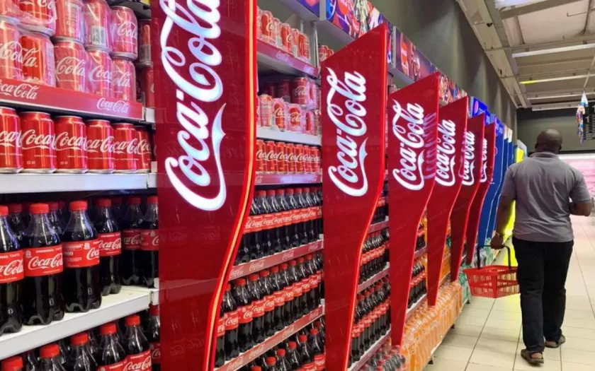 A Coca-Cola Femsa, uma das principais engarrafadoras da Coca-Cola, está com vagas abertas em vários estados do Brasil, incluindo Minas Gerais, São Paulo e outros. A empresa oferece benefícios abrangentes e destaca seu compromisso com a diversidade. As inscrições devem ser feitas pela plataforma Gupy.