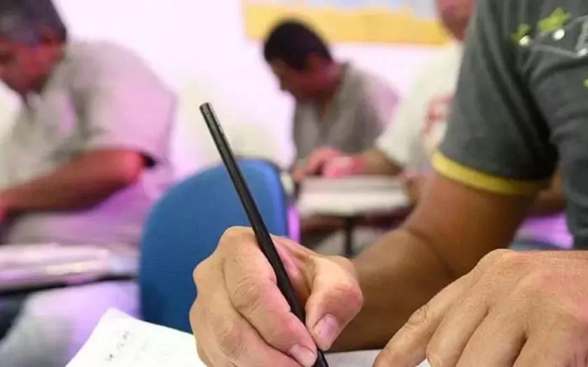 Concursos da UFMG ofertam vagas de nível superior em Minas Gerais, com salários de até R$ 13.288,85