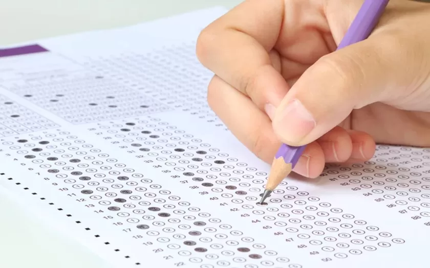 Concurso da UFMG oferta vagas para graduados e doutores em Minas Gerais