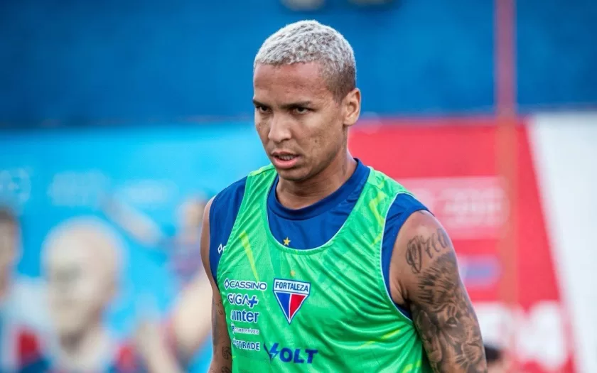 deyverson-reforca-ldu-equador