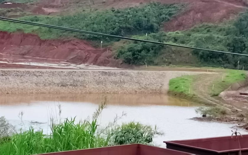 vazamento-de-lama-1