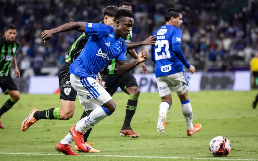 cruzeiro-vence-america-mg-sinisterra-retoma