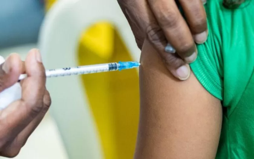 mutirao-vacinacao-bh-jovens